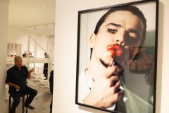 Mario-Testino-Unfiltered_Mario-Testino-during-the-private-view-of-his-solo-show_2