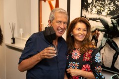 Mario-Testino-Unfiltered_Mario-with-Marcela-Bombieri